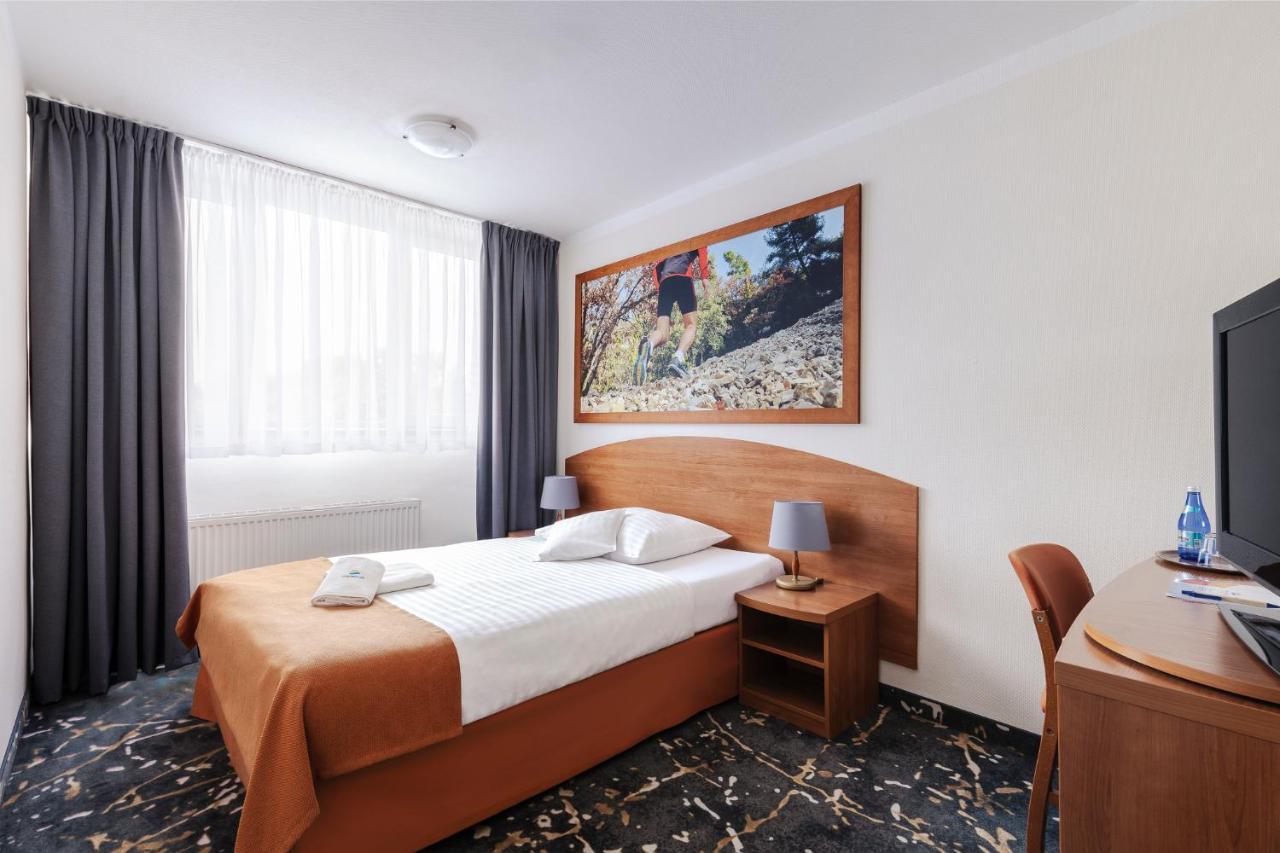 Interferie Aquapark Sport Hotel Malachit Свєрадув-Здруй Екстер'єр фото